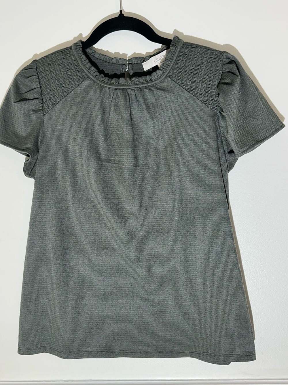 LOFT Women's Size S Dark Green Smocked Shoulder Ruffle Neck Short Sleeve Blouse